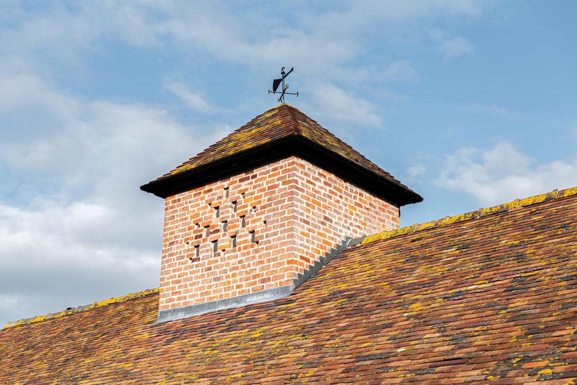 Вилла Pigeon House - Unique Barn With Private Garden, Hot Tub And Wood Burner Шрусбери Экстерьер фото